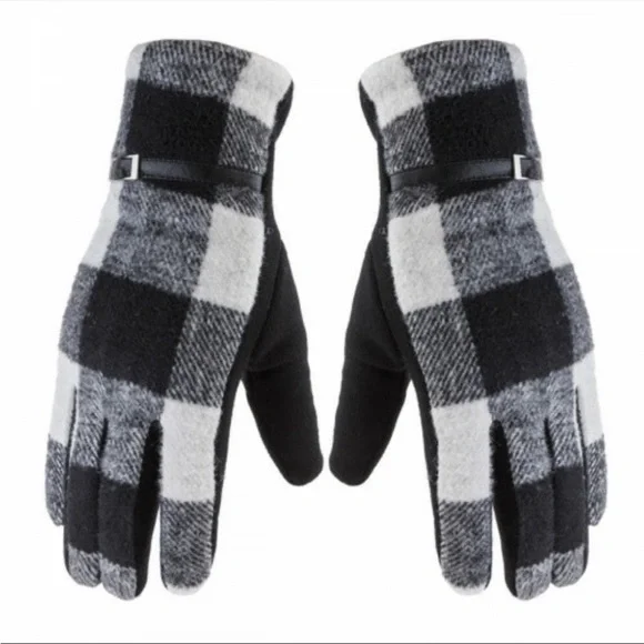NWT- WOMEN’S BLACK AND WHITE PLAID SMART TOUCH GLOVES - Picture 3 of 5